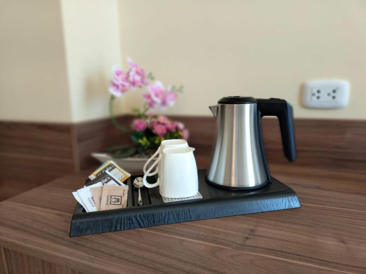 Sm Hotel Plus Лима Екстериор снимка