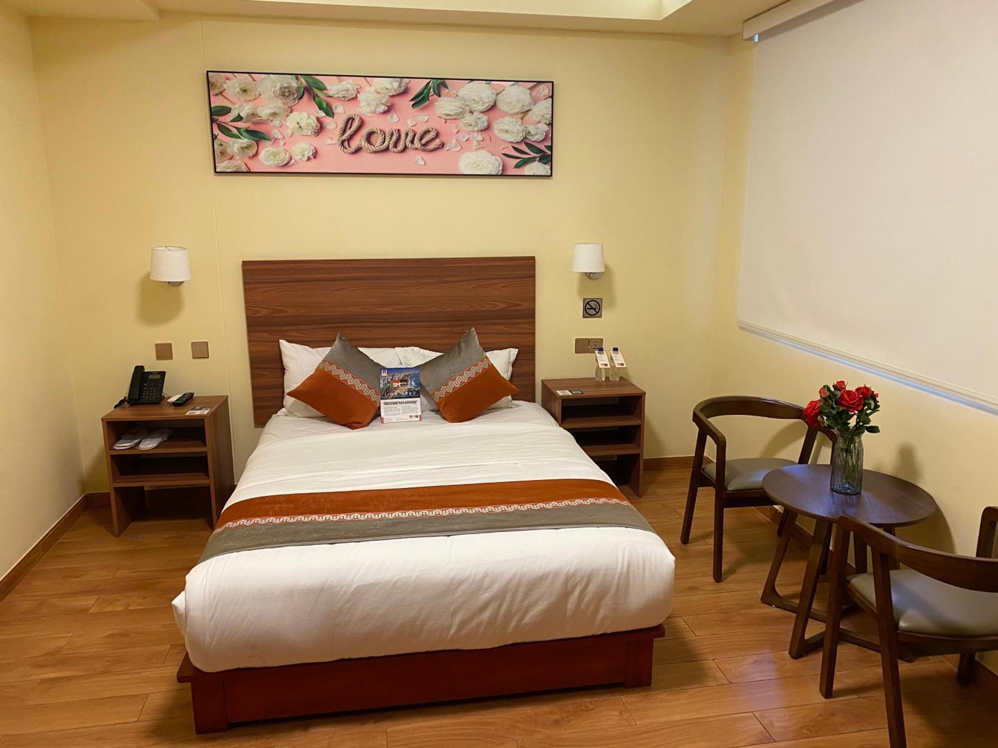 Sm Hotel Plus Лима Екстериор снимка
